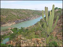 Rio São Francisco, pouco depois da represa de Paulo Afonso