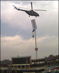 हेलीकॉप्टर से खिलाड़ियों को निकाला गया