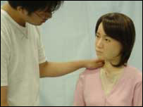 Andróide em testes na Universidade de Osaka