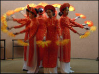 Điệu múa của người Việt ở nước ngoài