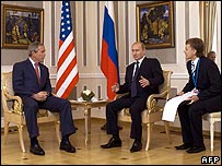 George W. Bush e Vladimir Putin em São Petersburgo