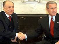 Ion Iliescu împreună cu George Bush la Washington