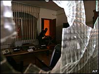 Escritório destruído