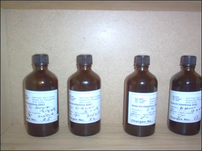 دګلابو د تېلو بوتلونه