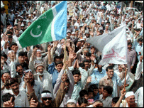 کراچی میں آئے دن فسادات ہوتے رہتے ہیں