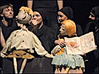 عروسک، یکی از نمایش های جشنواره