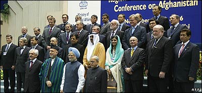 حامد کرزی، هيات همراهش و شرکت کنندگان در کنفرانس دهلی