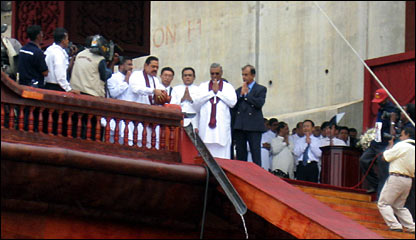 The ceremony to mark the release of the first sea water in Hambantota (photo: Ajith Lal Shantha Udaya)
