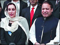 نواز شریف و بی نظیر بوتو در ماه اوت سال جاری