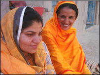 مختار مائی اور ان کی سہیلی نسیم غزلانی