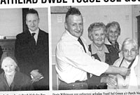  Llun ar y chwith: Winnie Jones gyda'i merch, Gwenda, a'r Parch Nicholas Bee. Llun ar y Dde:Doris Wilkinson yng nghwmni aelodau Ysgol Sul Gosen a'r Parch Nicholas Bee.