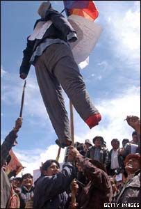 Manifestantes em Cochabamba