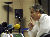 Tony Blair ve studiu BBC