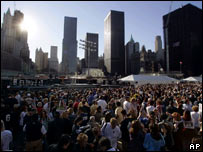 بزرگداشت قربانیان در محل حملات 11 سپتامبر 2001