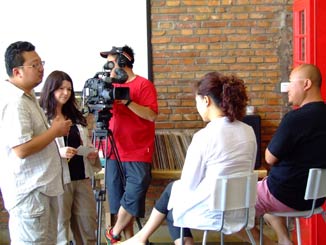 A' filmeadh an teaghlach