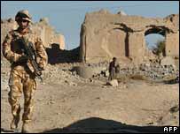 سرباز بریتانیایی در هلمند 