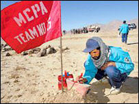 رنګ شوې تيږې او نښې