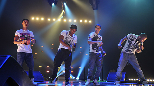 JLS' full performance