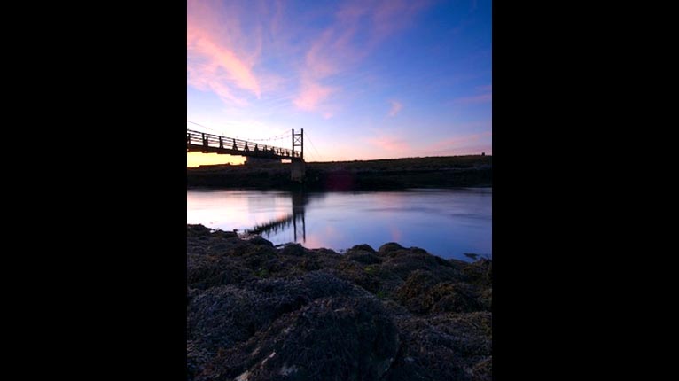 Drochaid ann an Loch nam Madadh