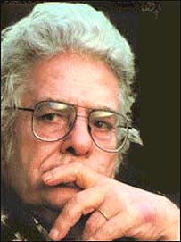 احمد شاملو (عکس از بهروز مقصود لو)