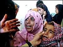 شهردار محل در توصيف واقعه از جاری شدن حمام خون و مردمی که شيون می کردند، سخن گفته است