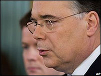 Premiê Geir Haarde terá que enfrentar a crise no país