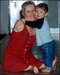 Alison Lapper e seu filho Parys