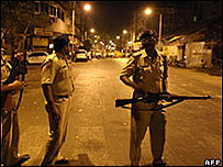 Policiais em Mumbai
