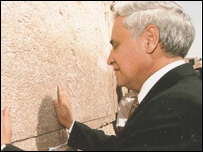 موشه کاتساو