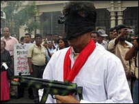 protesters in colombo