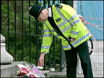 Tiếc thương nạn nhân