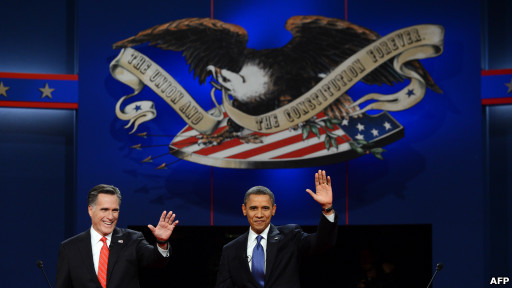 Ông Obama và ông Romney tại cuộc tranh luận ở Denver