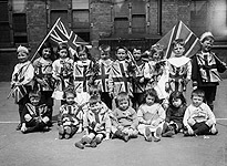 Enthusiastic children wave their Union Jacks on Empire Day at the High Middleton School, May 1913.(Getty Images/Hulton|Archive)
