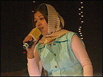 يک شرکت کننده برنامه ستاره افغان (عکس از سايت ستاره افغان)