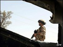 سرباز بریتانیایی در هلمند (آرشیو)