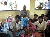 IDPs in a Batticaloa school on 13/09/09