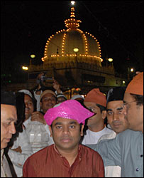 अजमेर शरीफ़ में एआर रहमान