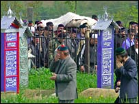 Ahmed Kadirov'un naaşı taşınıyor