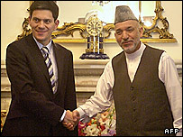 وزیر خارجه بریتانیا و حامد کرزی در کابل