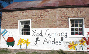 Yr ysgol wedi'i pheintio