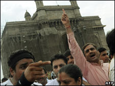 Biểu tình phản đối tại Mumbai sau các vụ tấn công