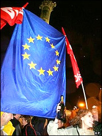 Francesa comemora a vitória do "não"