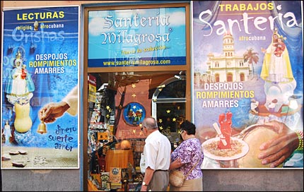 Tienda de santería cubana en el centro de Madrid (Foto: Raquel Pérez)