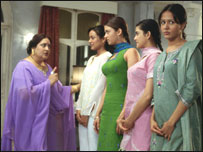 اماں اور بیٹیاں