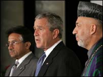 Musharraf (esq.), Bush e Karzai