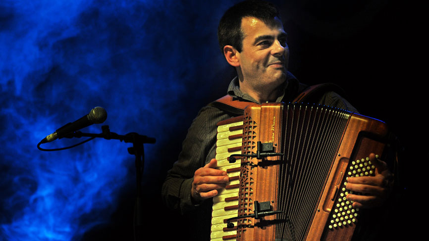 Alan Kelly Band at the Old Fruitmarket. Photo by Louis Decarlo