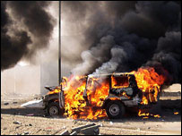 Irak'ta yanan bir araç