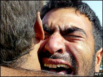 Iráčan, jenž byl propuštěn z irácké věznice Abú Ghrajb při příležitosti Ramadánu