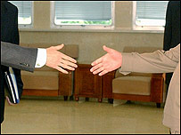 हाथ मिलाना