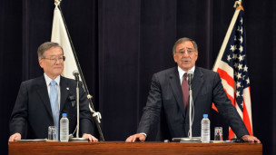 Panetta và người đồng cấp Nhật Morimoto tại buổi họp báo chung